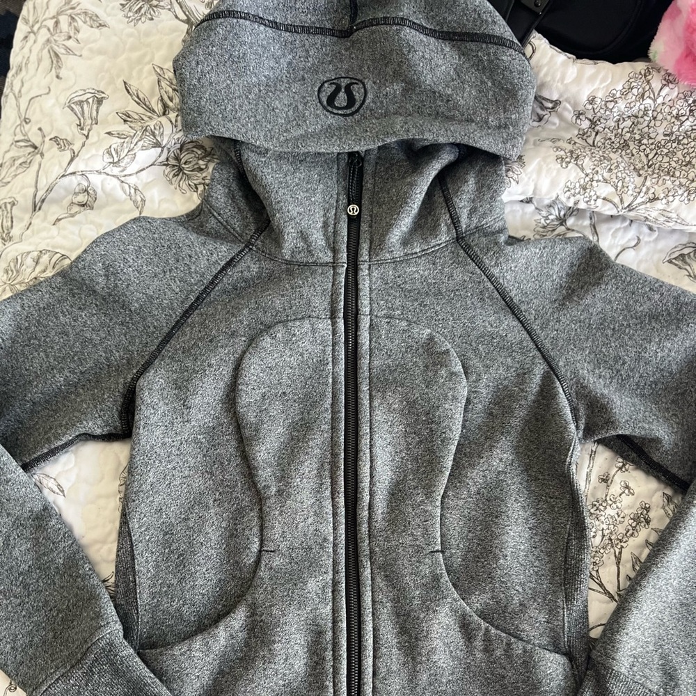 Lululemon Scuba